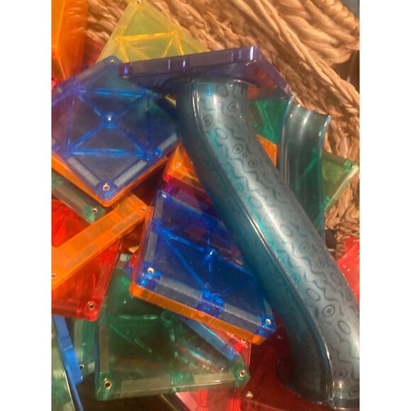 Magnetic Tiles + Pipe Set TONS of pieces Pre-owned Playmags + Lukat Brands - Picture 9 of 16